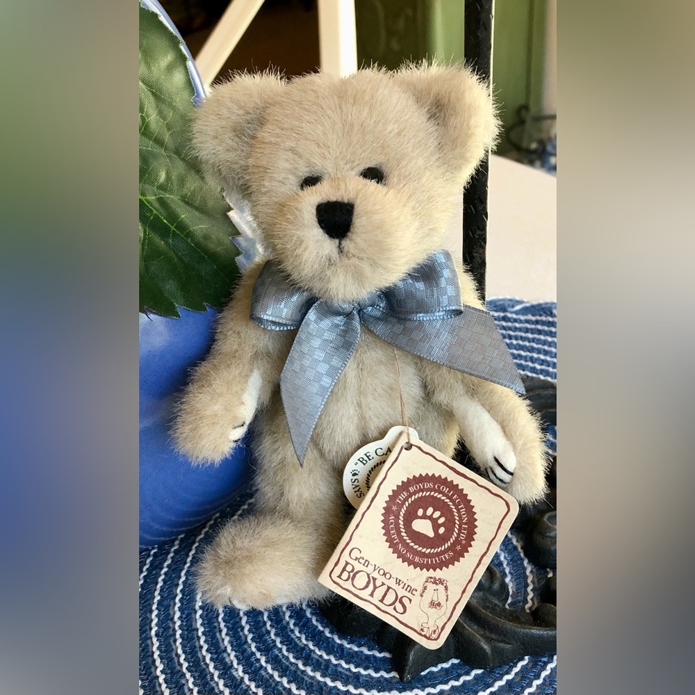 Gen-yoo-wine BOYDS “Tyler T.” 6” Bear
